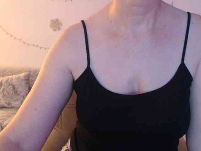 goodSnowQueen webcam