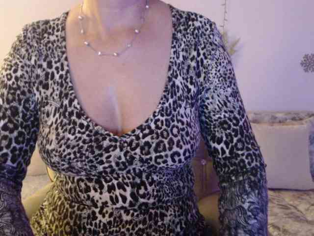 goodSnowQueen webcam