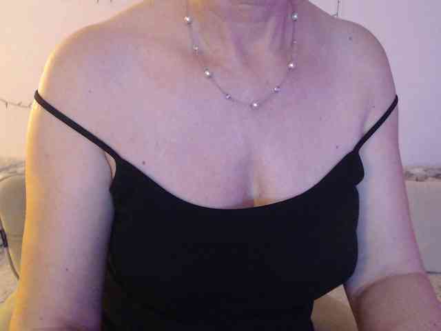 goodSnowQueen webcam