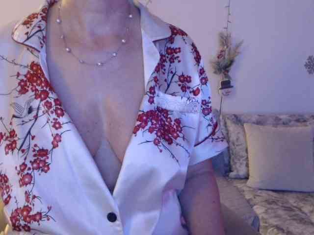 goodSnowQueen webcam