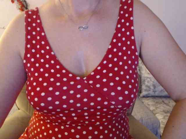 goodSnowQueen webcam