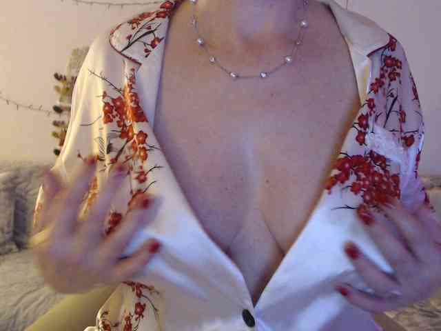 goodSnowQueen webcam