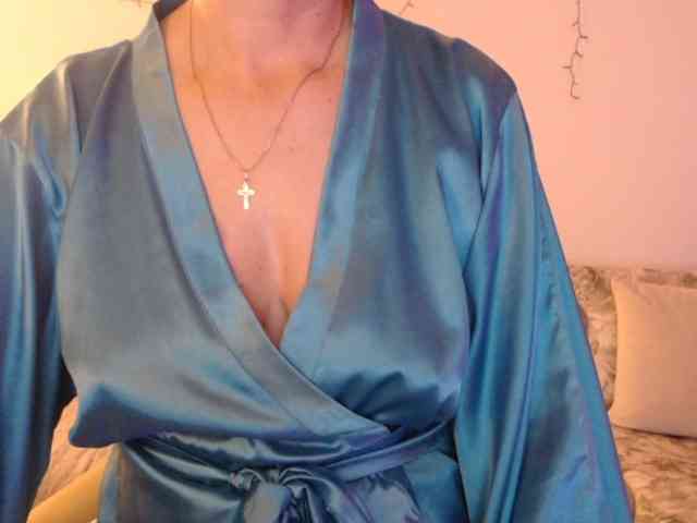 goodSnowQueen webcam