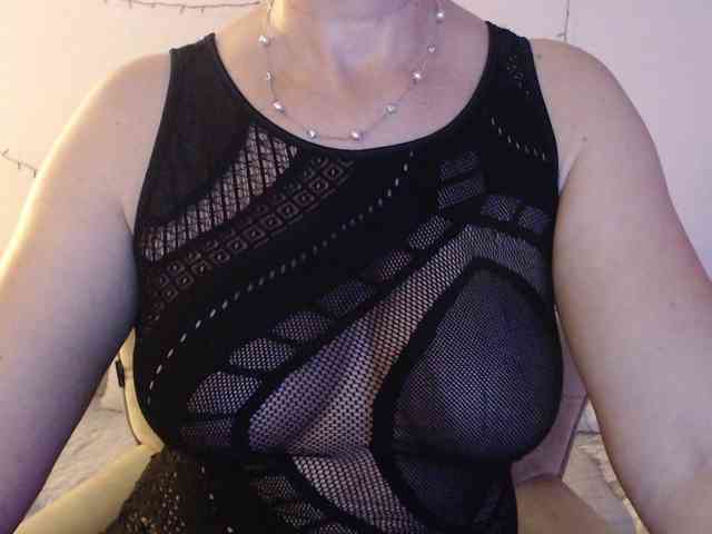 goodSnowQueen webcam