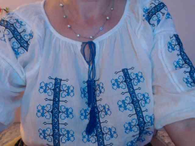 goodSnowQueen webcam