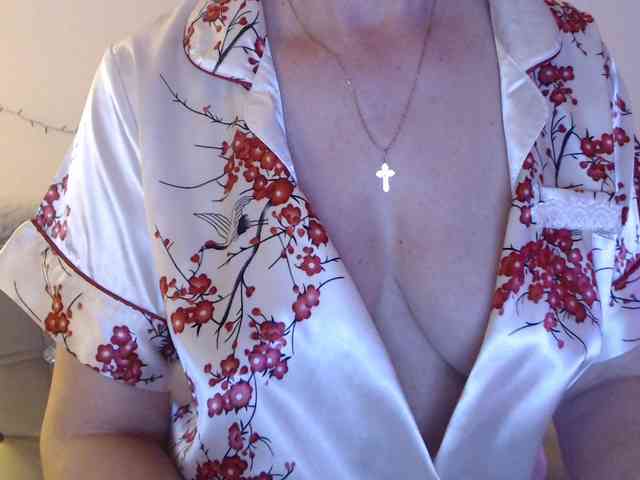 goodSnowQueen webcam