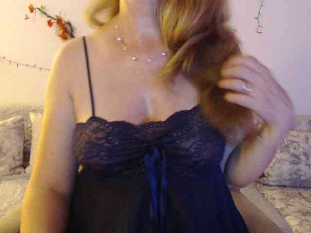 goodSnowQueen webcam