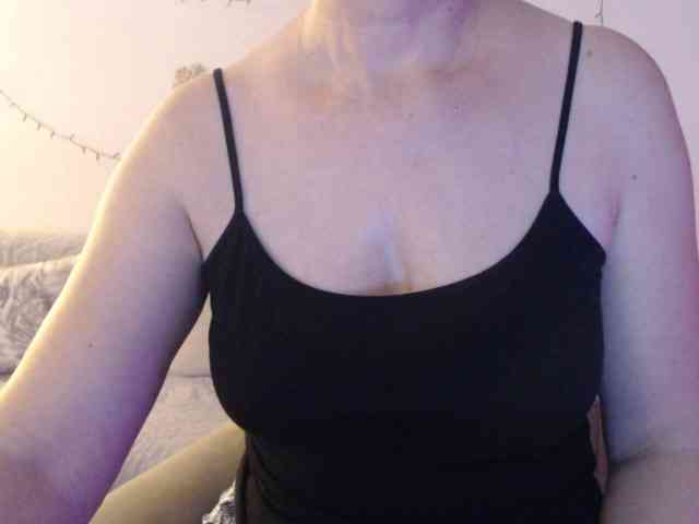 goodSnowQueen webcam