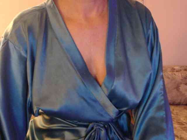 goodSnowQueen webcam