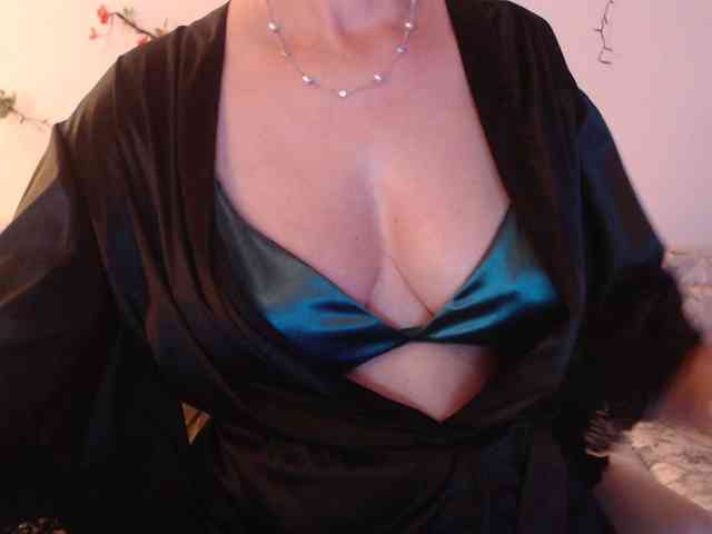 goodSnowQueen webcam