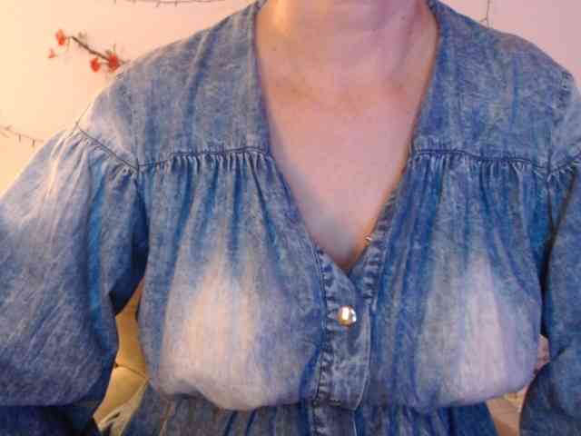 goodSnowQueen webcam