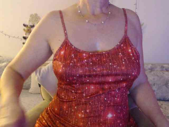 goodSnowQueen webcam