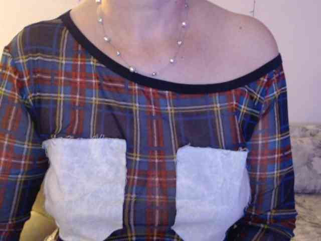 goodSnowQueen webcam