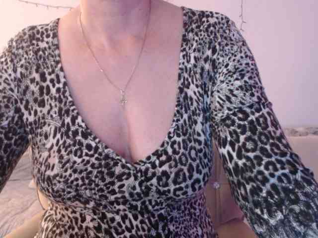 goodSnowQueen webcam