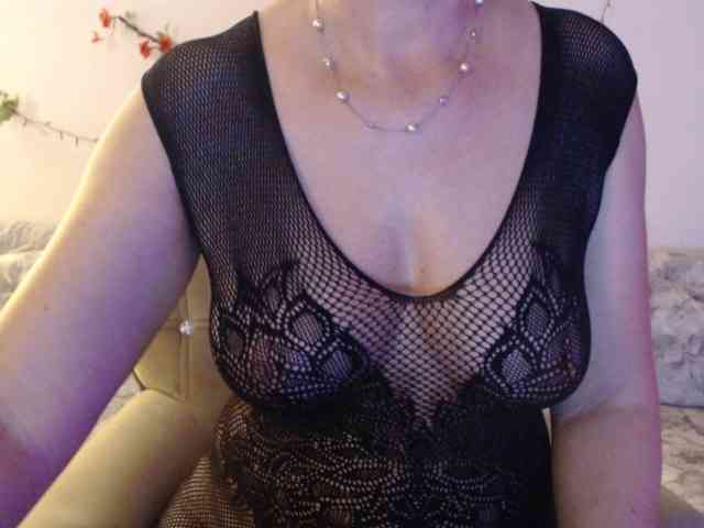 goodSnowQueen webcam