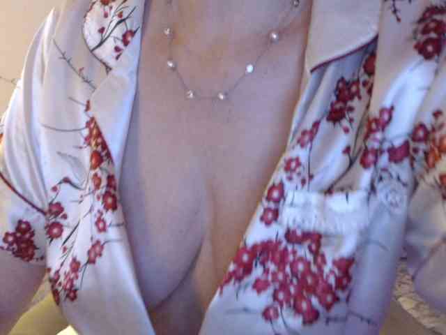 goodSnowQueen webcam