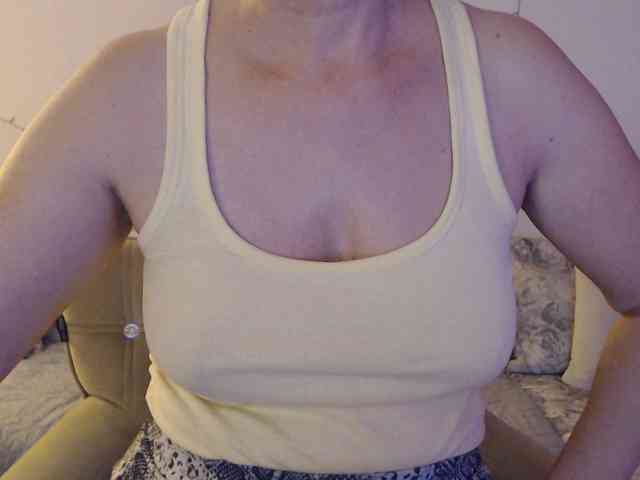 goodSnowQueen webcam