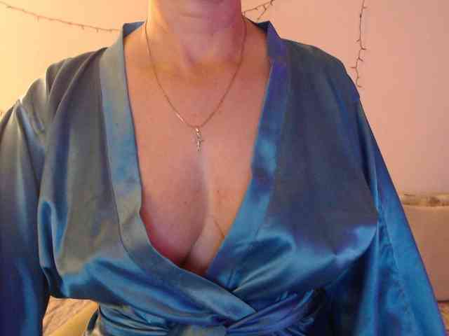 goodSnowQueen webcam