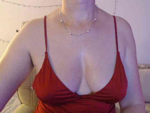 goodSnowQueen webcam