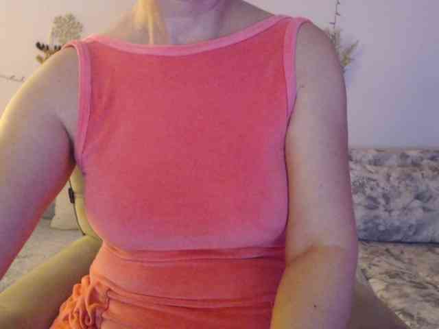 goodSnowQueen webcam