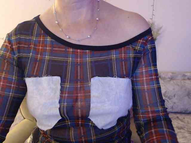 goodSnowQueen Live Webcam on BongaCams