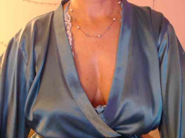 goodSnowQueen webcam