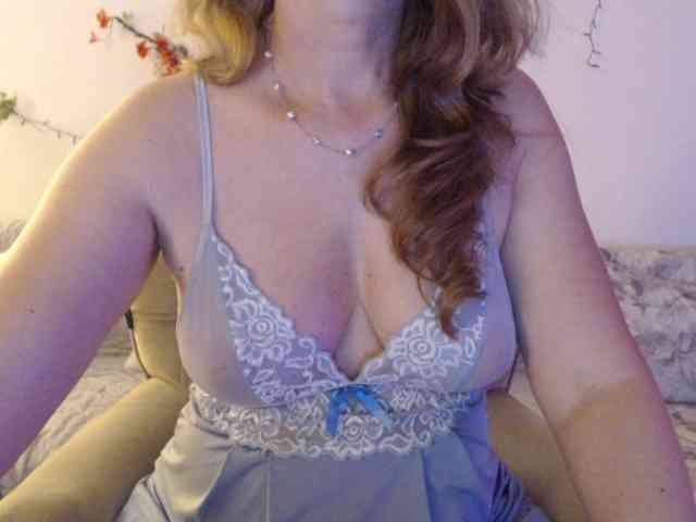 goodSnowQueen webcam