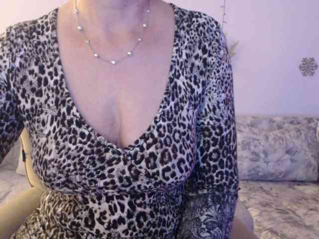 goodSnowQueen webcam