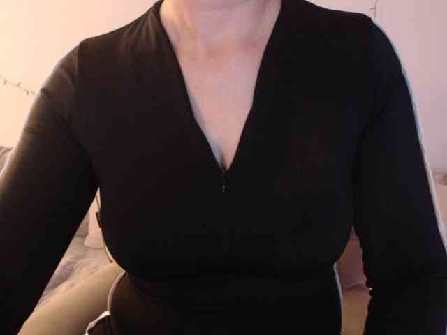 goodSnowQueen webcam