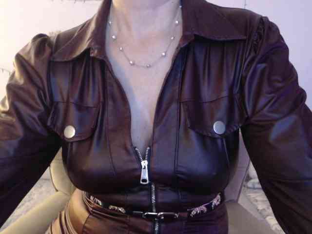 goodSnowQueen webcam