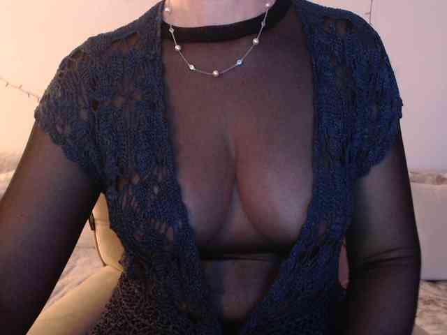 goodSnowQueen webcam