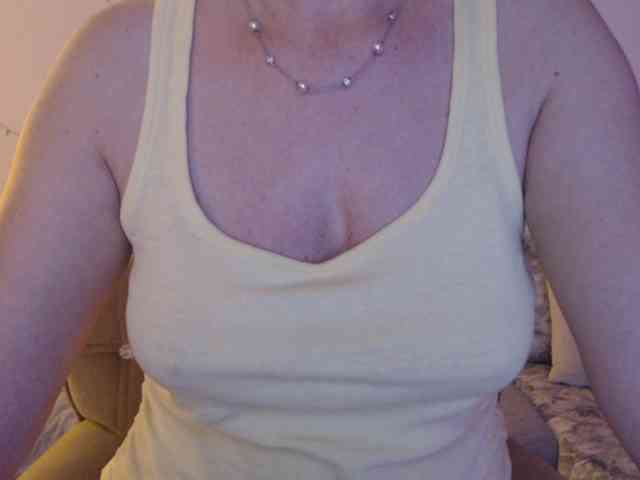 goodSnowQueen webcam