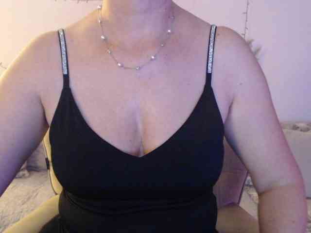 goodSnowQueen webcam