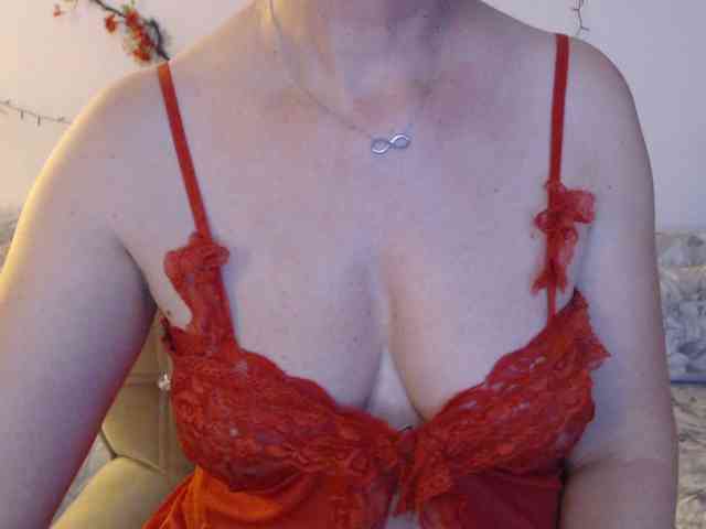 goodSnowQueen webcam