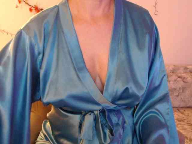 goodSnowQueen webcam