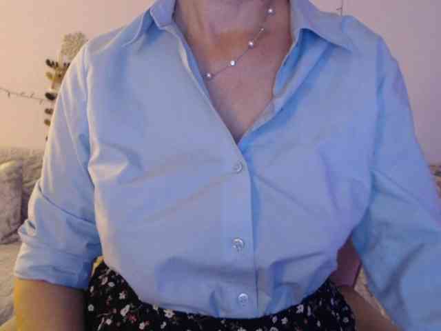 goodSnowQueen webcam