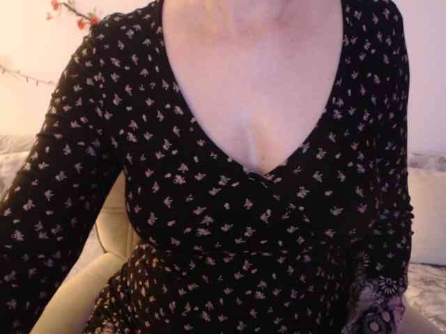 goodSnowQueen webcam