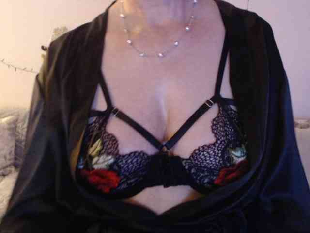 goodSnowQueen webcam