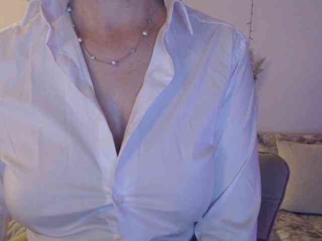 goodSnowQueen webcam