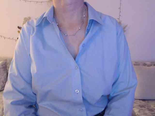 goodSnowQueen webcam