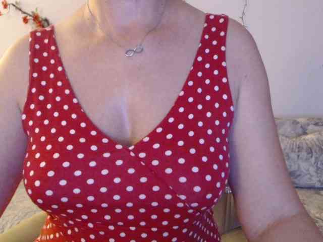 goodSnowQueen webcam