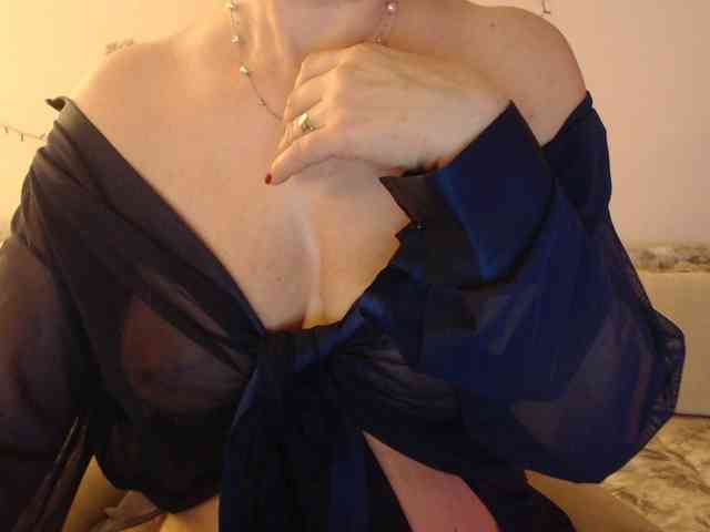 goodSnowQueen webcam