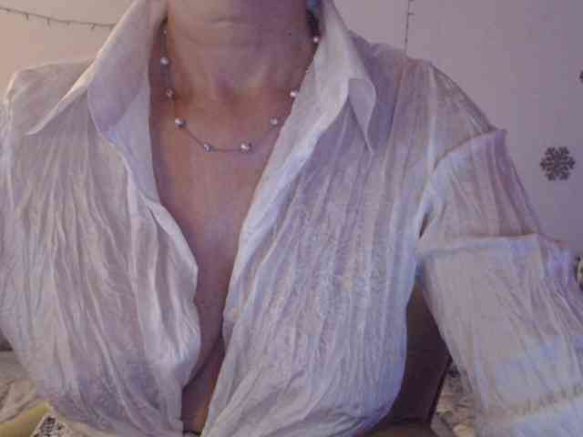 goodSnowQueen webcam