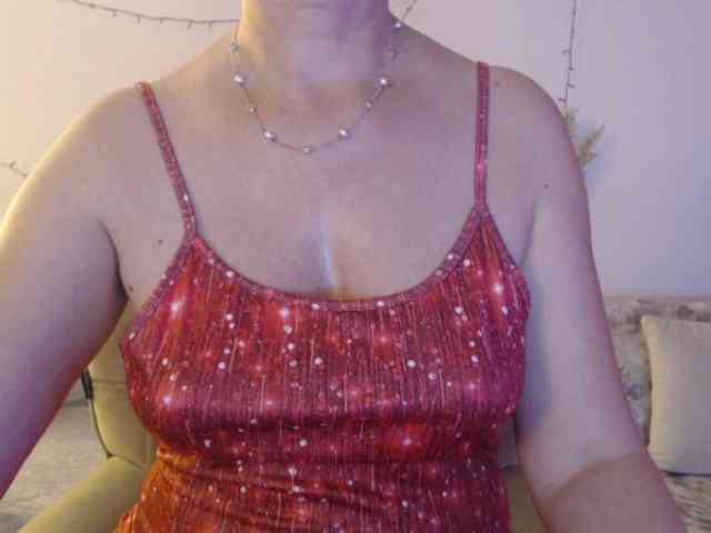 goodSnowQueen webcam