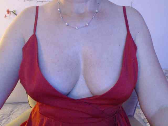 goodSnowQueen webcam