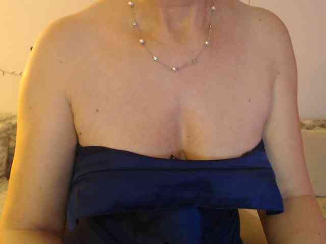 goodSnowQueen webcam