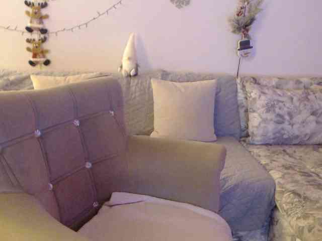 goodSnowQueen webcam