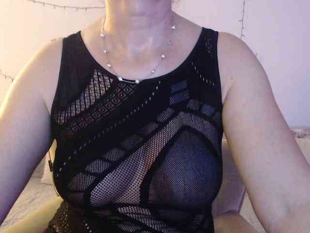 goodSnowQueen webcam