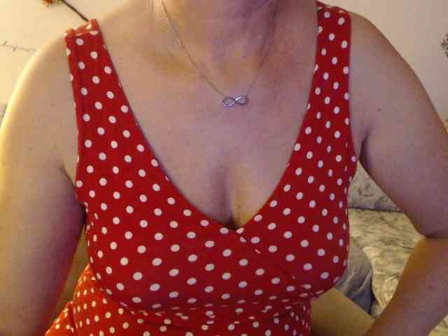 goodSnowQueen webcam