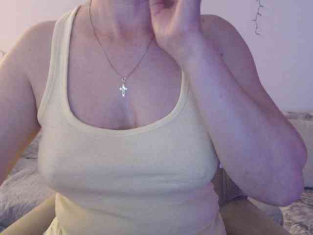 goodSnowQueen webcam